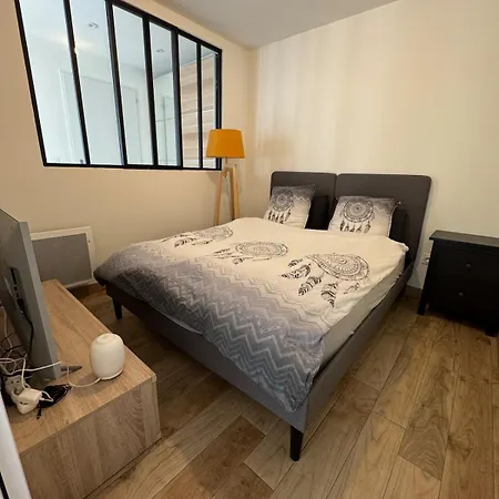 Quiet Near Train Station Apartment Saint-Mammes